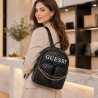 Bolso Mochila de Cuerina GUESS 25x30x13cm VG-603