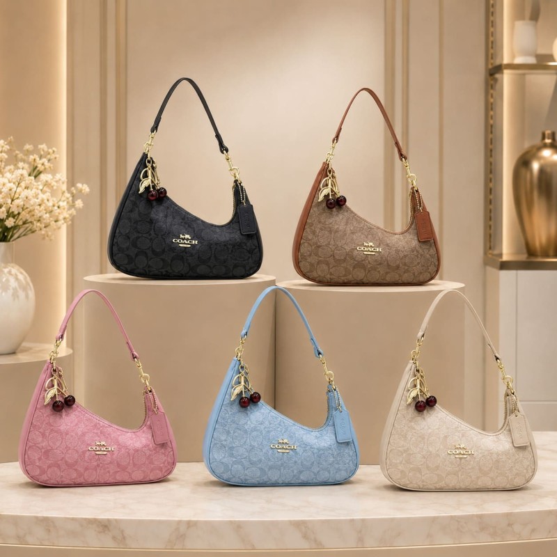 Cartera Coach con LLavero Cereza YD3207