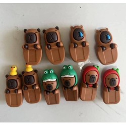 Muñeco Sorpresa Adorno de Celular o PC Capibara