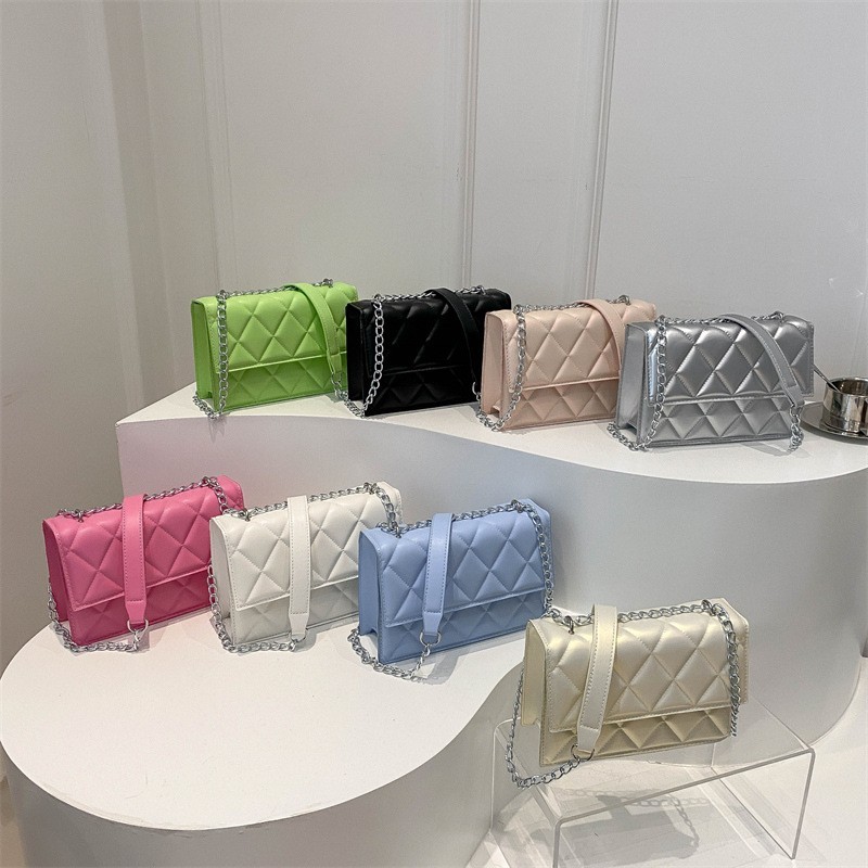 Cartera AYF-109 (Negro/ Verde y Fuccia)